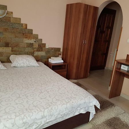 Family Hotel Zhelkovi - Olympia Kharmanli Zewnętrze zdjęcie